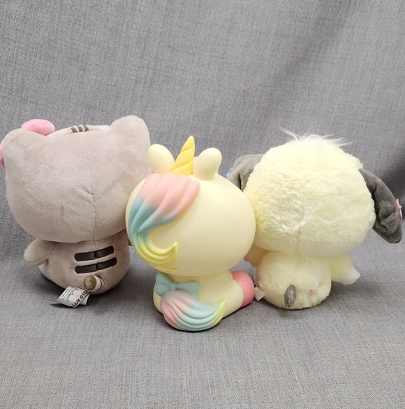 Hello Kitty Pusheen Plush and Coin Bank Lot of 3. 2 Plush 1 Plastic Coin bank. - Picture 2 of 8